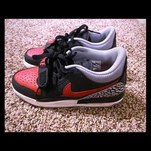 Boys Nike Air Size 4